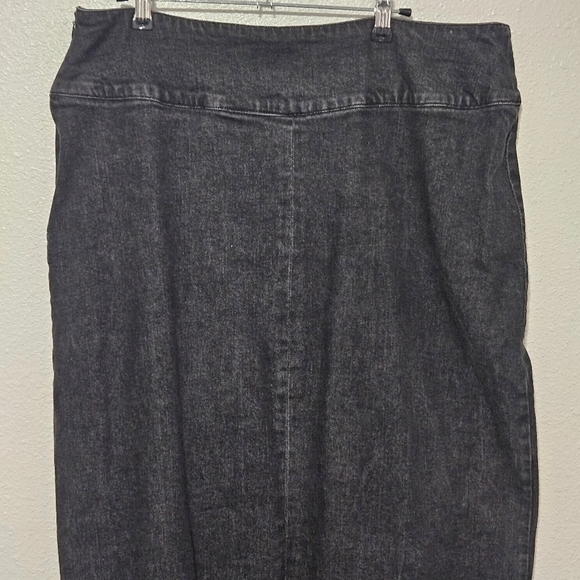 Crossing Pointe Midi to Maxi length size 18 - Picture 6 of 14